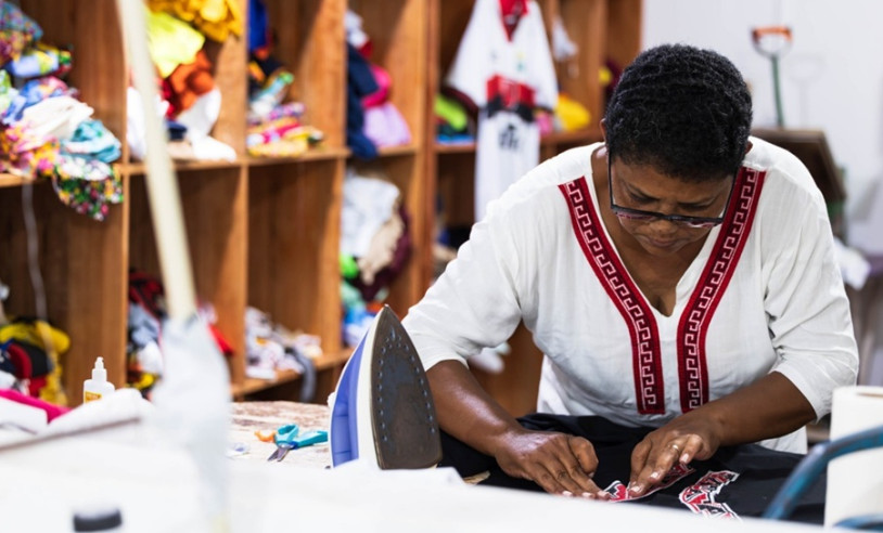 Costureira MEI Micro Empreendedora Mulher Negra Igualdade Foto: Sebrae
