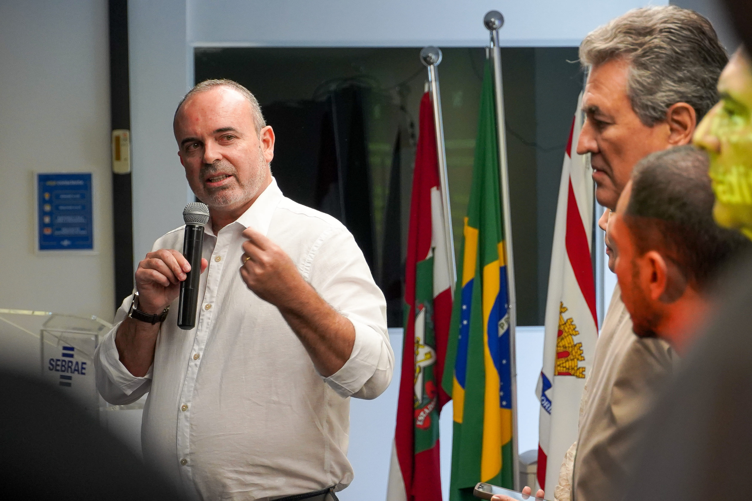 Diretor técnico Fabio Búrigo Zanuzzi apresenta a equipe