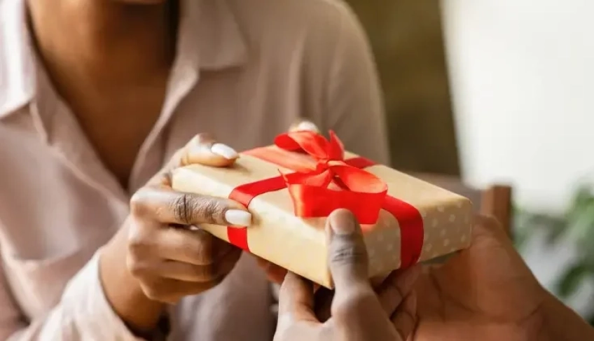 Presente do Dia dos Namorados Lembrança Compra Venda Pacote Mulher Vendas