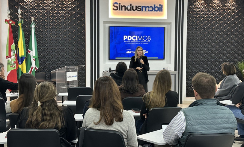 Destinado a empresas que querem crescer e se posicionar de forma estruturada, inovadora e sustentável no mercado, foi lançado para o polo moveleiro de São Bento do Sul o PDCIMOB - Projeto de Desenvolvimento, Competitividade e Integração da Indústria do Mobiliário.
