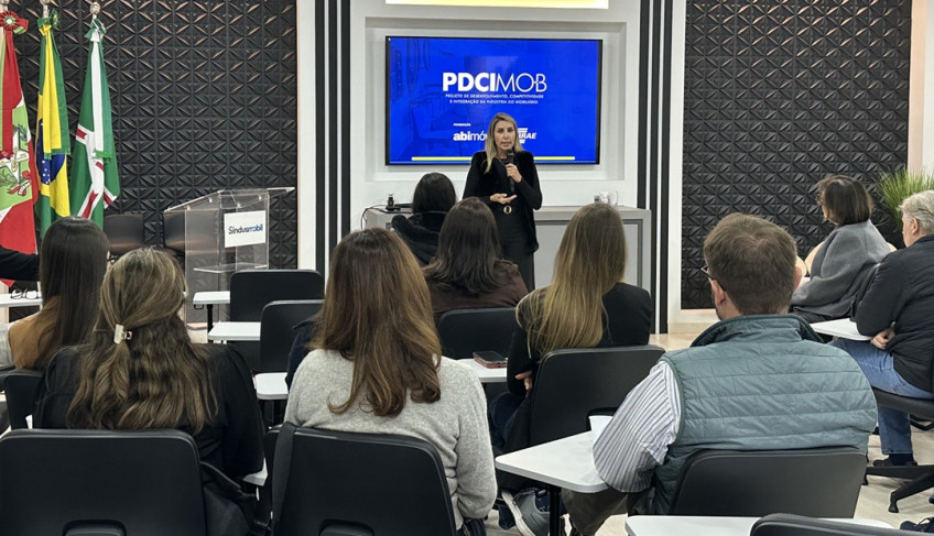 Destinado a empresas que querem crescer e se posicionar de forma estruturada, inovadora e sustentável no mercado, foi lançado para o polo moveleiro de São Bento do Sul o PDCIMOB - Projeto de Desenvolvimento, Competitividade e Integração da Indústria do Mobiliário.